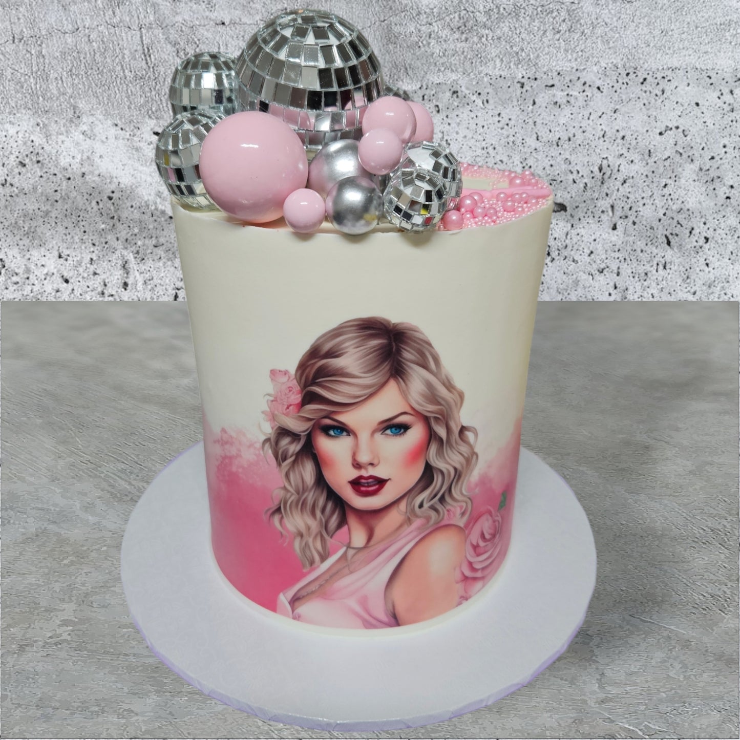 Taylor Swift cake