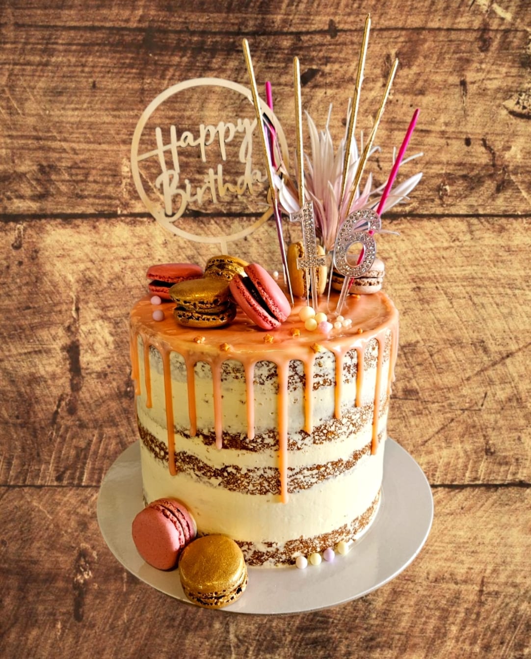 Naked Style Cake