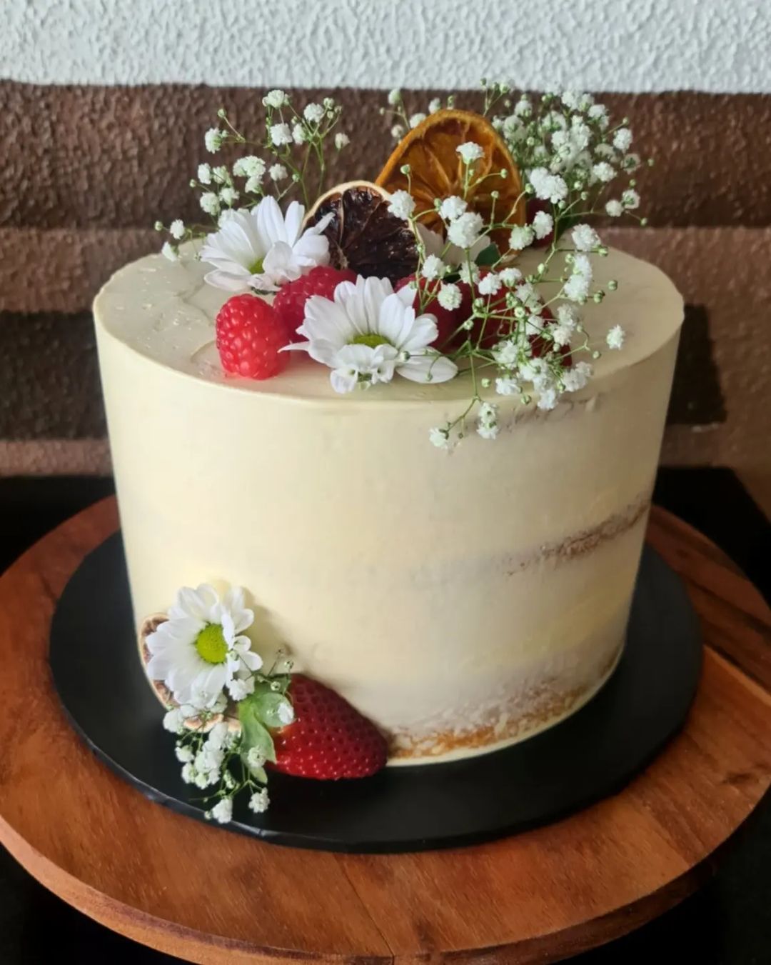 Naked Style Cake