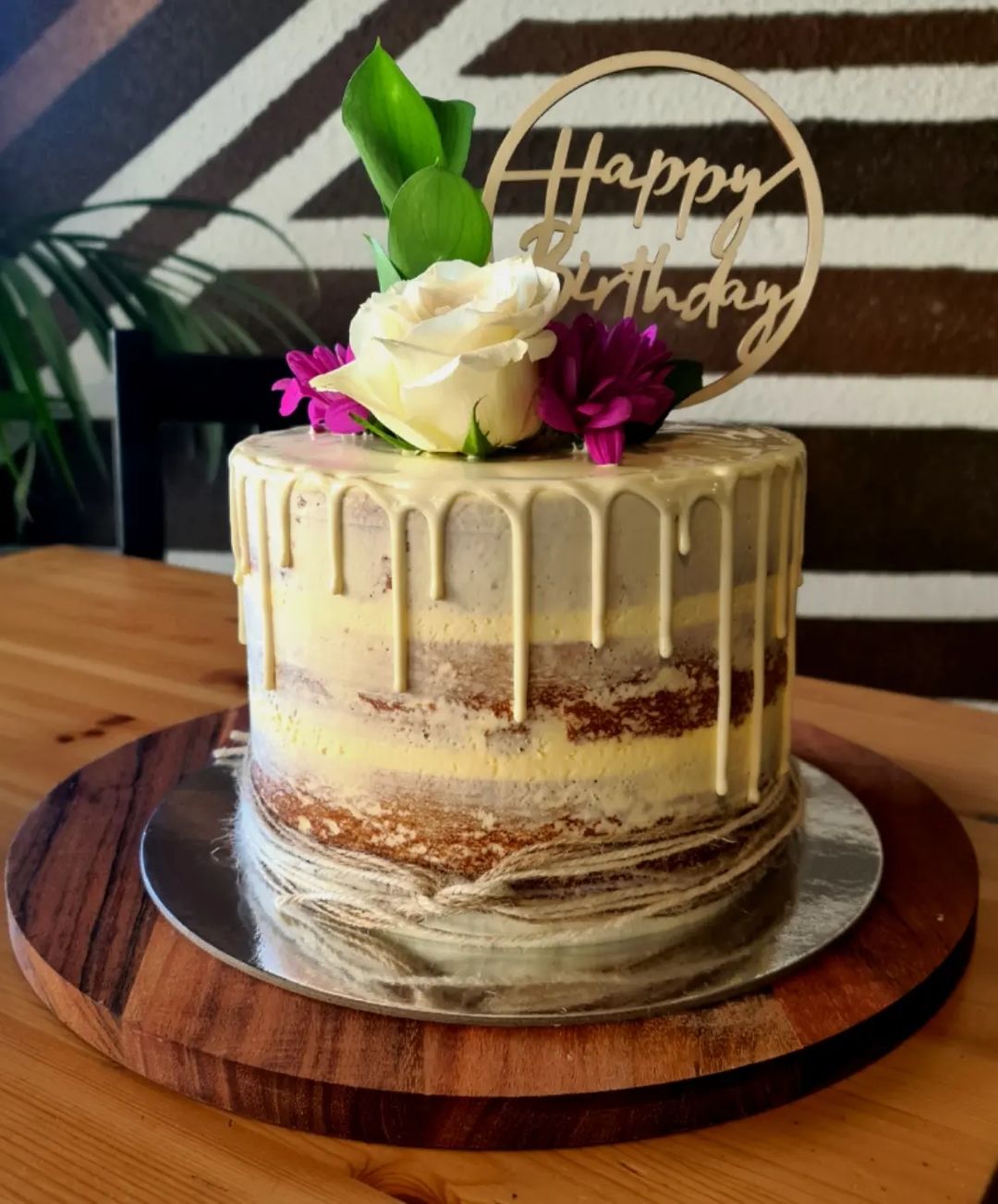 Naked Style Cake